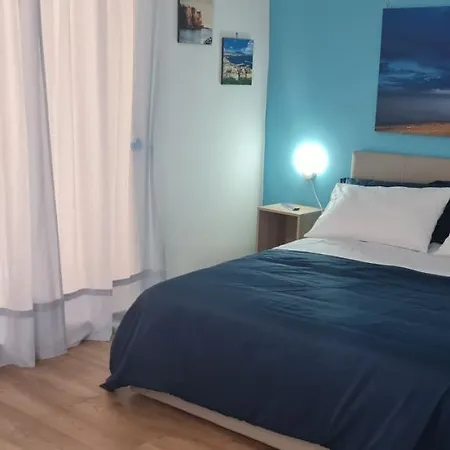 לינה וארוחת בוקר Blu Gardenia